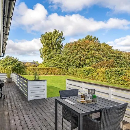 Beautiful In With Kitchen *