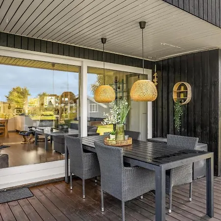 Beautiful In With Kitchen * Glesborg