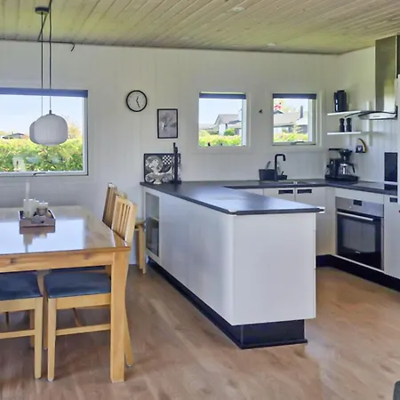 Beautiful In With Kitchen *