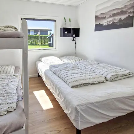 Beautiful In With Kitchen Glesborg